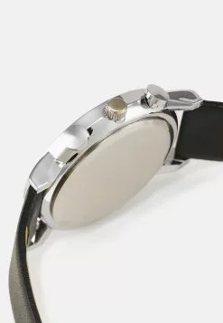 Pier One SET - Horloge -Pier One Winkel 8b85f94e4c5a43a89680fa66df3bc7c7