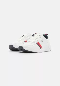 Pier One Sneakers Laag