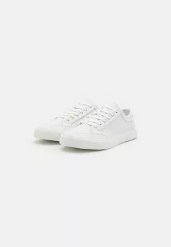 Pier One Sneakers Laag