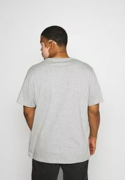 Pier One 5 PACK - T-shirt Basic -Pier One Winkel ec3697a3377045a681099b809ac45742