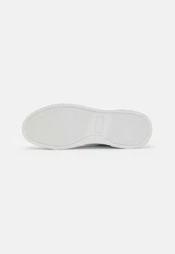 Pier One UNISEX - Sneakers Laag 10 Pier One UNISEX - Sneakers Laag -Pier One Winkel f8e8249702ff4ae595b1f702a4c7b8c5